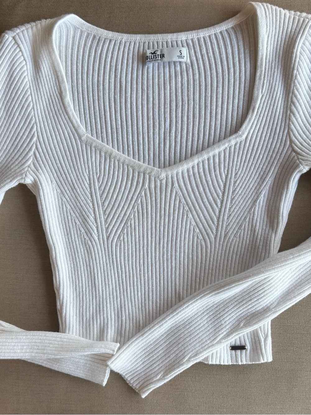 Hollister White Ribbed V-Neck Long Sleeve Sweater
